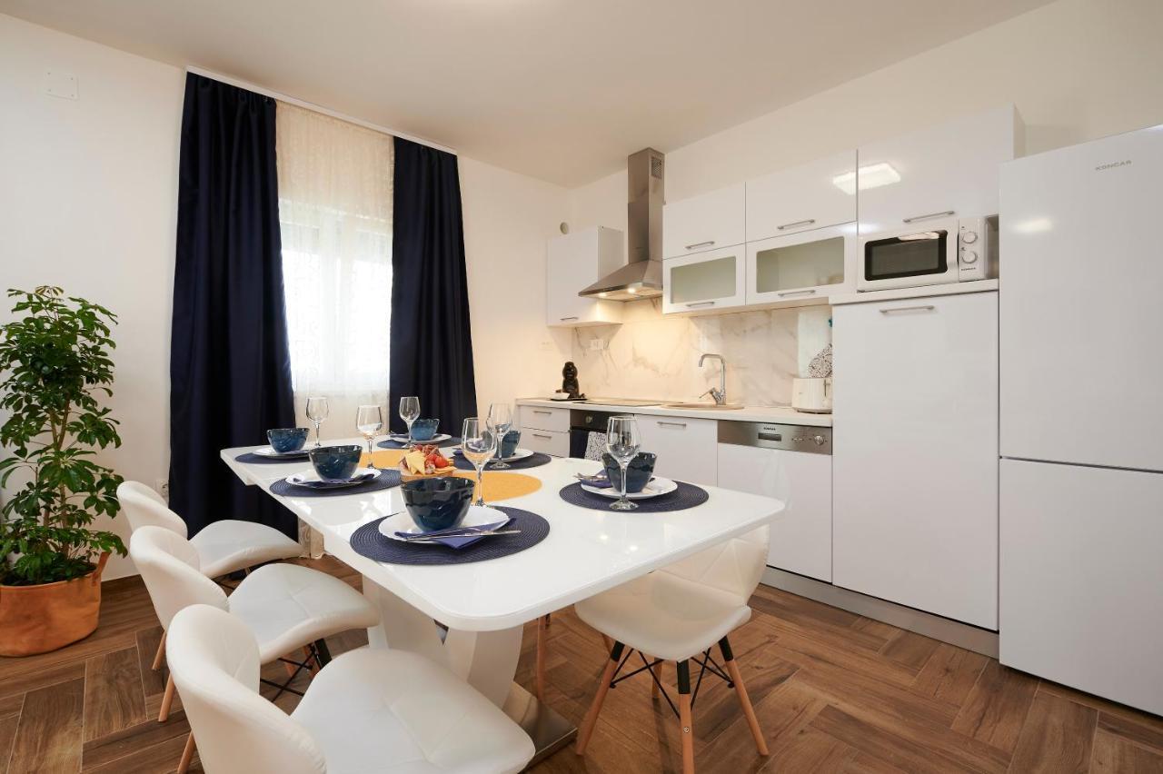 New 4* Apartman Zoa In Трогир Экстерьер фото