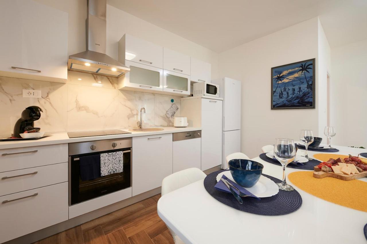 New 4* Apartman Zoa In Трогир Экстерьер фото